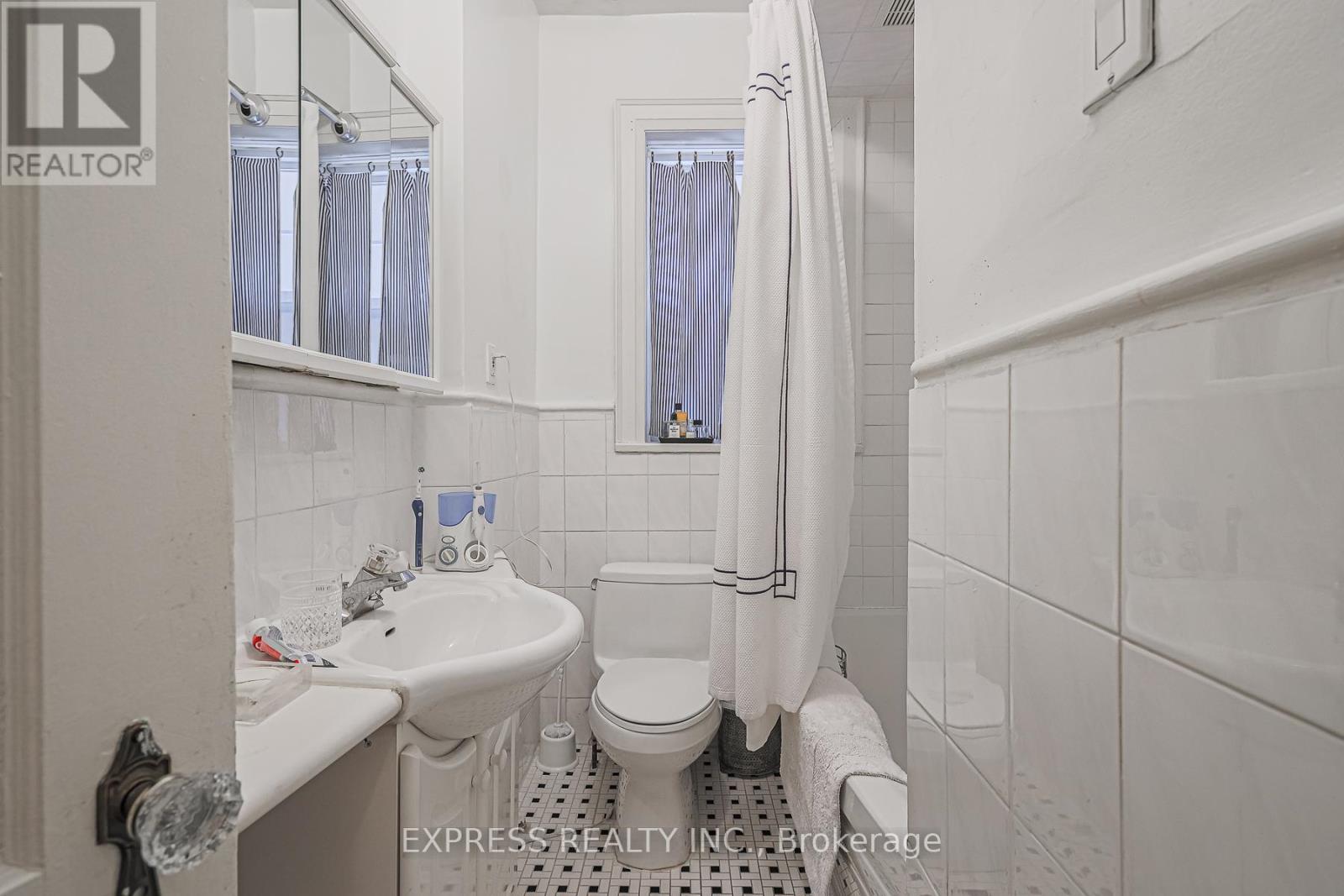 Main - 167 Highbourne Road, Toronto, Ontario  M5P 2J8 - Photo 27 - C12936730