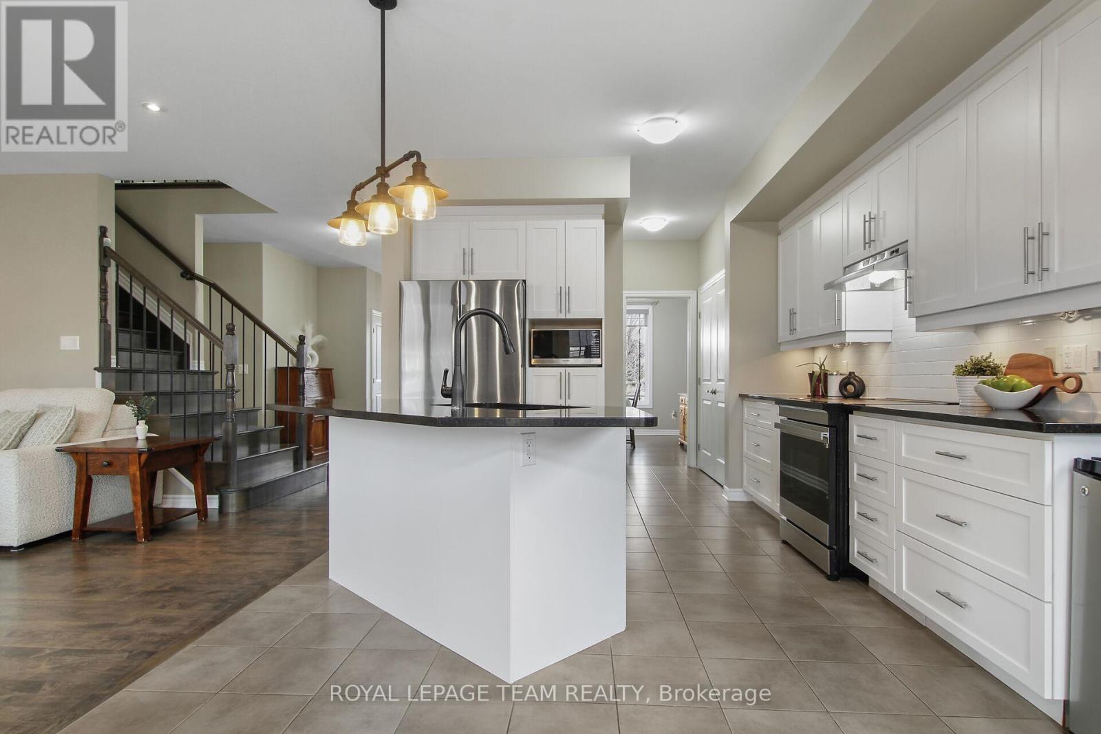 107 Francis Street, Carleton Place, Ontario  K7C 0E9 - Photo 8 - X12936722