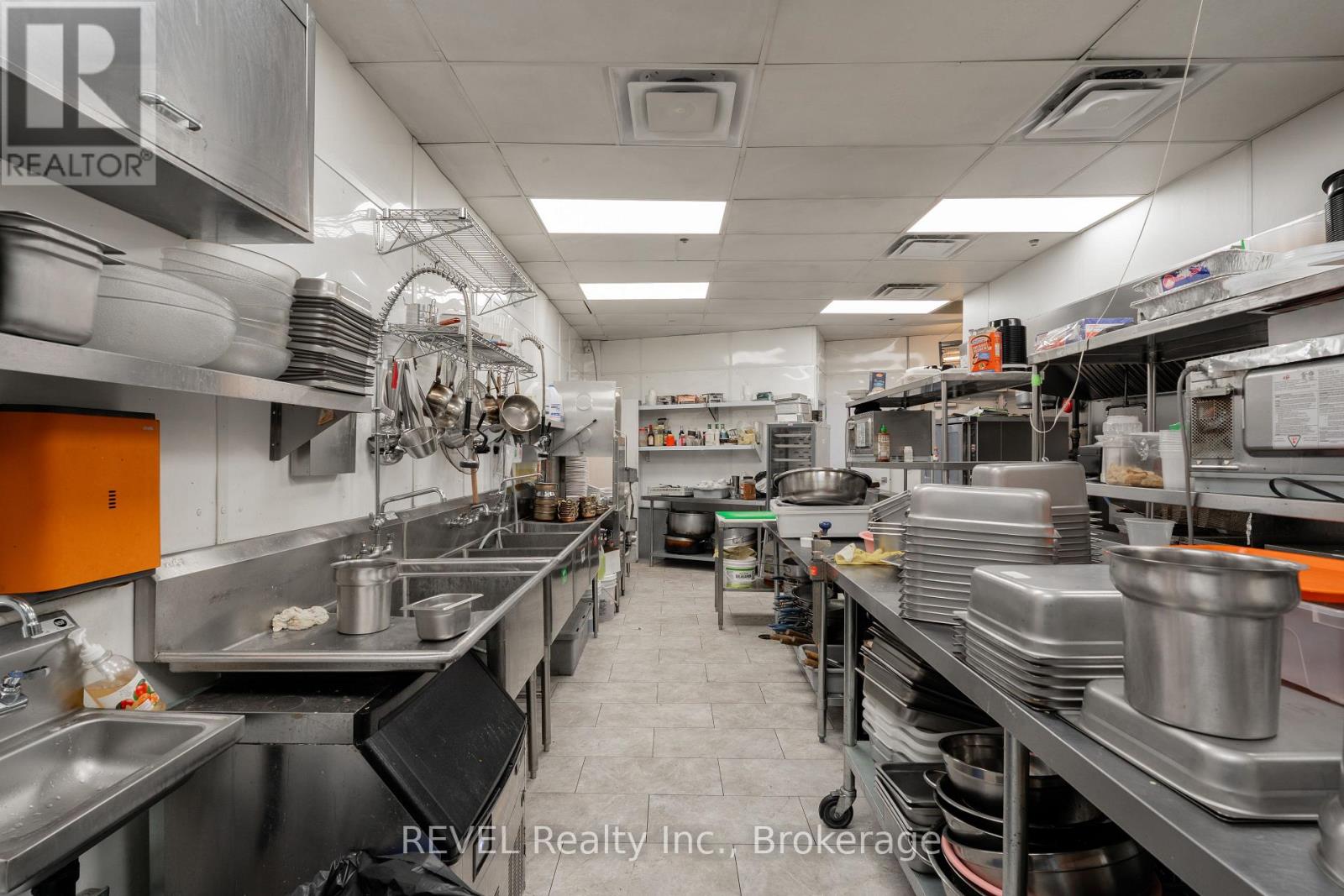 553 Niagara Street, Welland, Ontario  L3C 1L8 - Photo 14 - X12936732