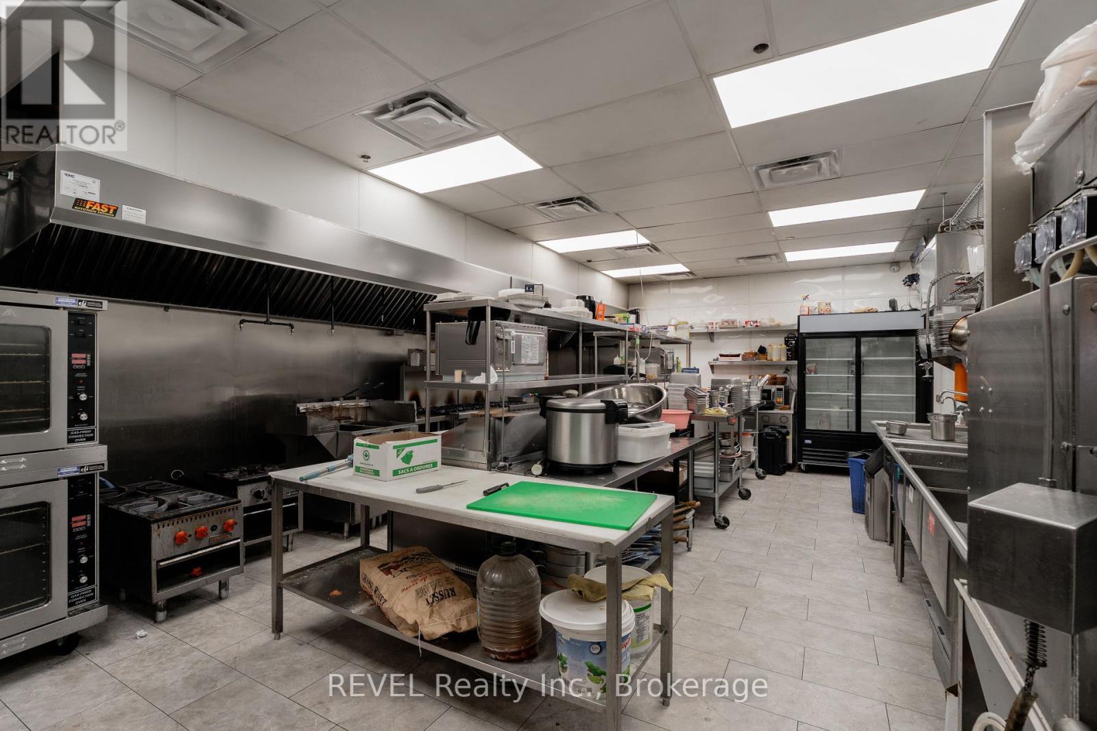 553 Niagara Street, Welland, Ontario  L3C 1L8 - Photo 18 - X12936732