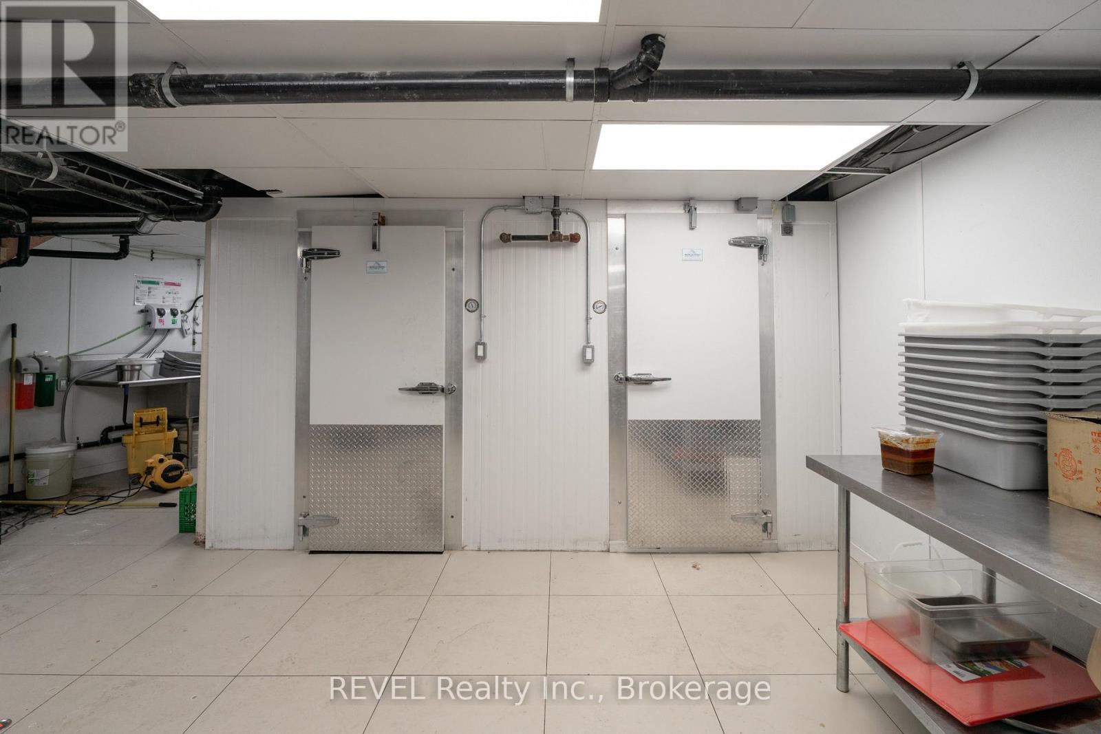 553 Niagara Street, Welland, Ontario  L3C 1L8 - Photo 27 - X12936732