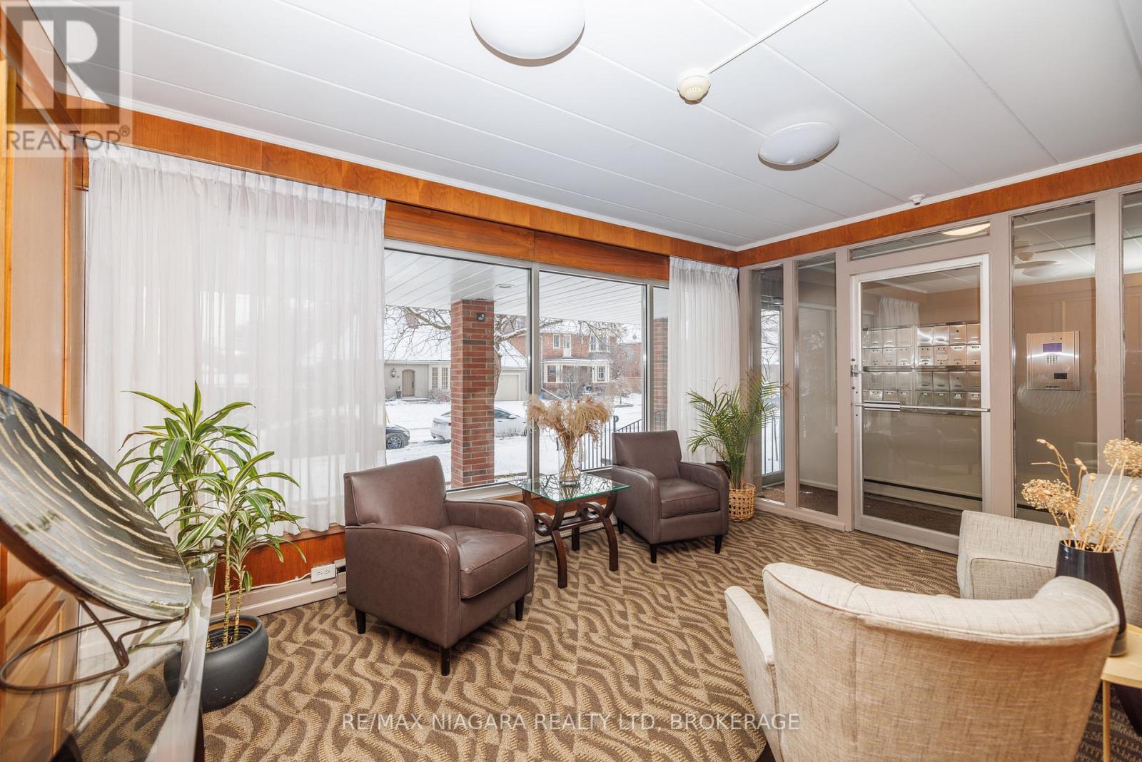 404 - 14 Norris Place, St. Catharines (Downtown), Ontario  L2R 2W8 - Photo 24 - X12936758