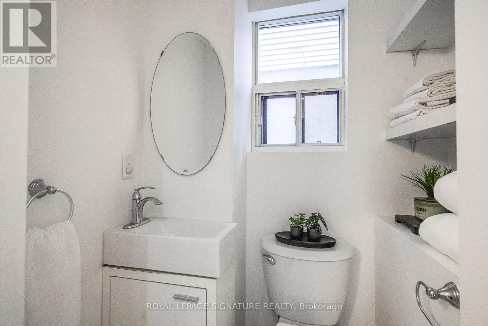 216 Parkmount Road, Toronto, Ontario  M4J 4V6 - Photo 17 - E12936726