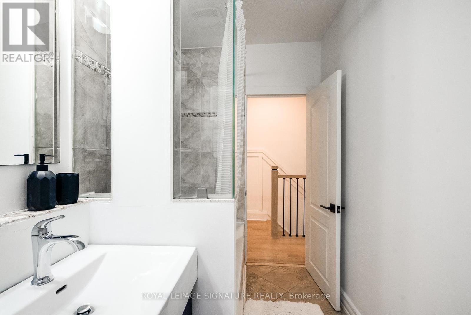 216 Parkmount Road, Toronto, Ontario  M4J 4V6 - Photo 29 - E12936726