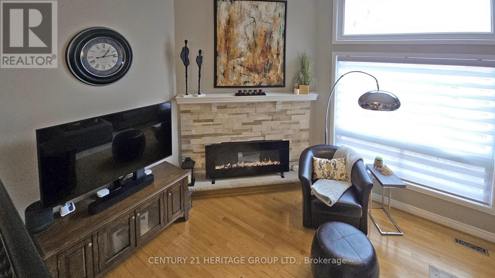 8 Dunkeld Way, Markham, Ontario  L3T 4Y9 - Photo 12 - N12914684