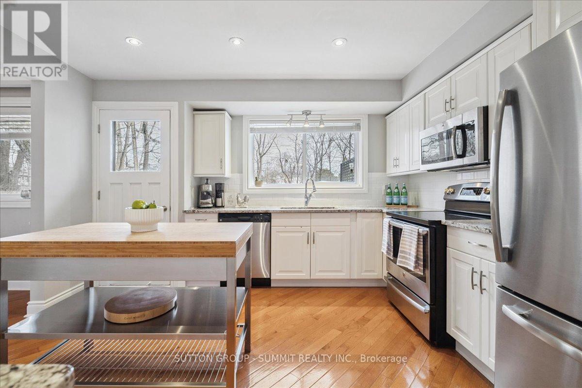 319 Erindale Drive, Burlington, Ontario  L7L 4T3 - Photo 15 - W12935780