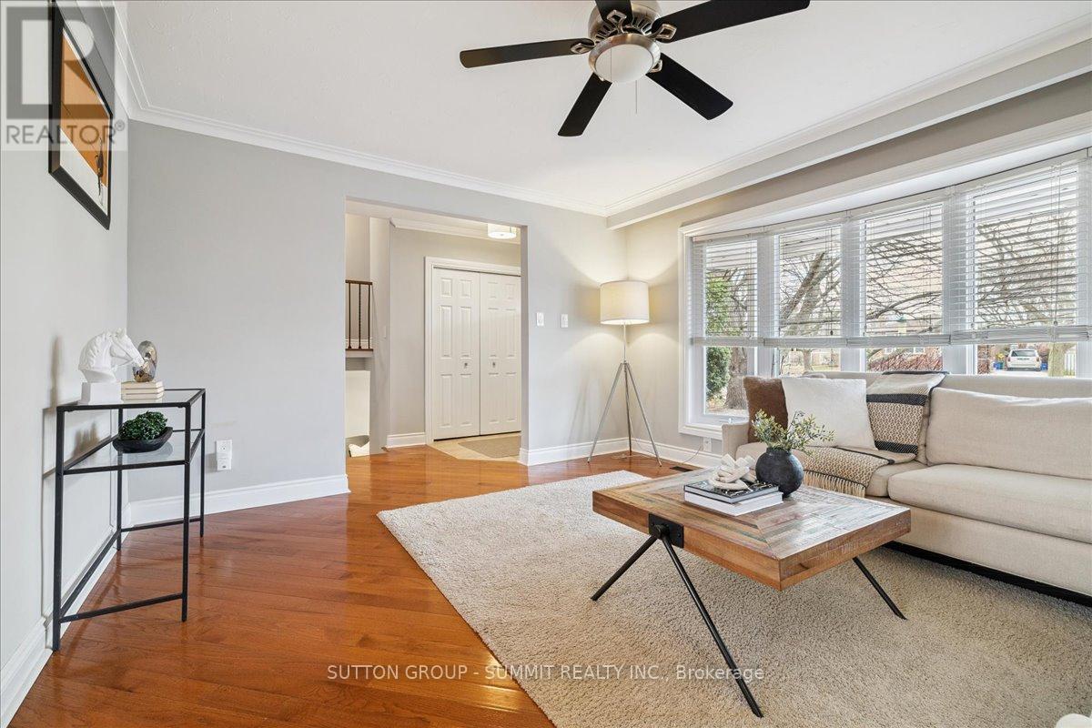 319 Erindale Drive, Burlington, Ontario  L7L 4T3 - Photo 10 - W12935780