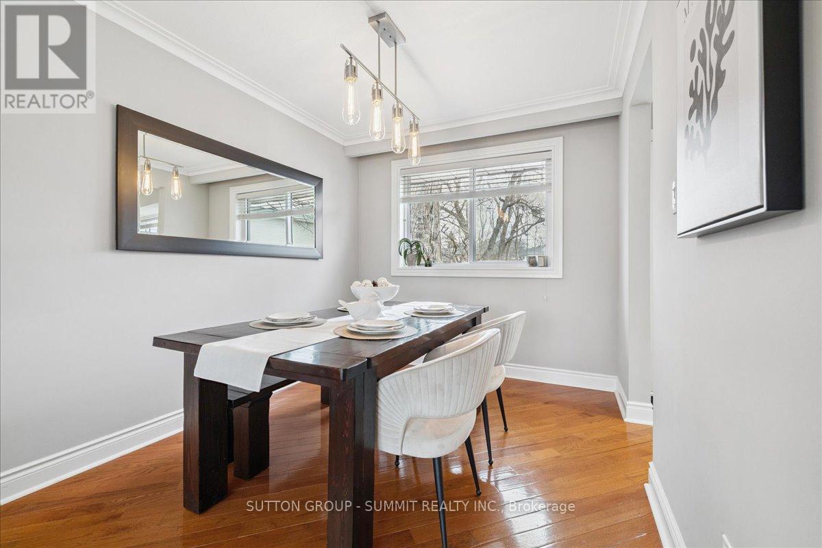 319 Erindale Drive, Burlington, Ontario  L7L 4T3 - Photo 11 - W12935780