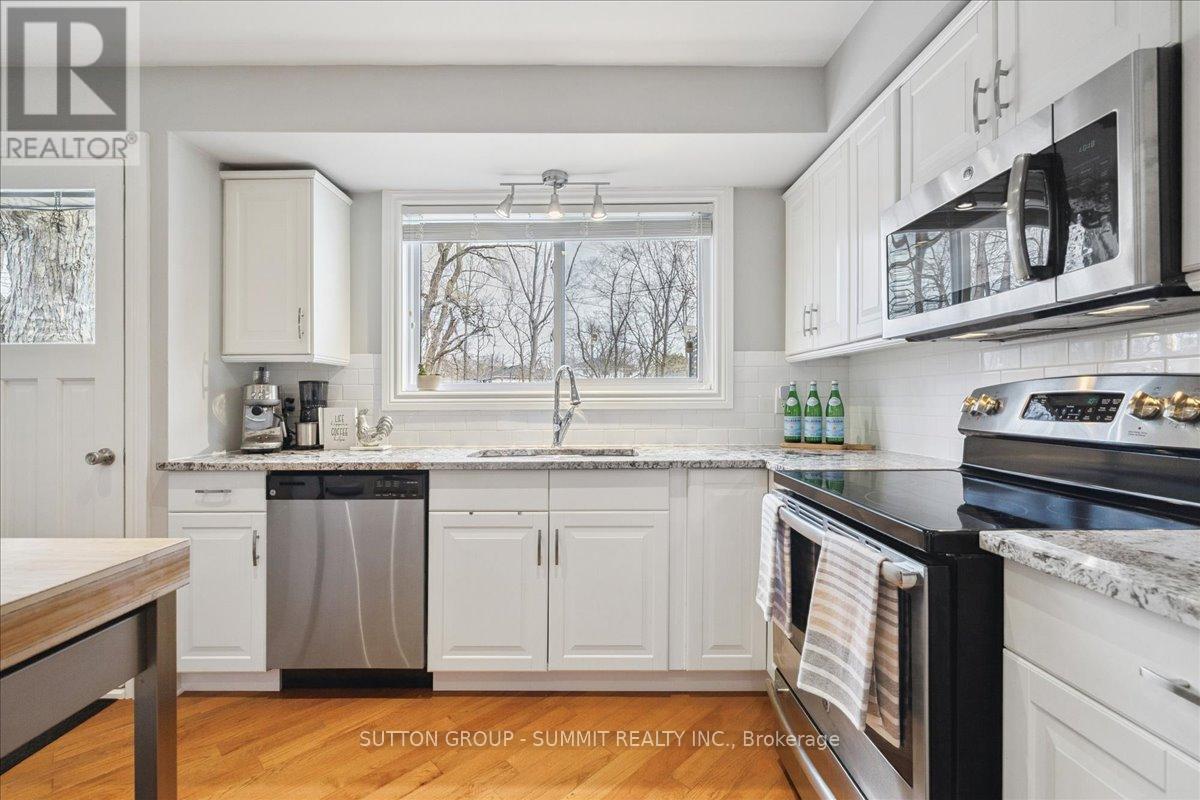 319 Erindale Drive, Burlington, Ontario  L7L 4T3 - Photo 17 - W12935780