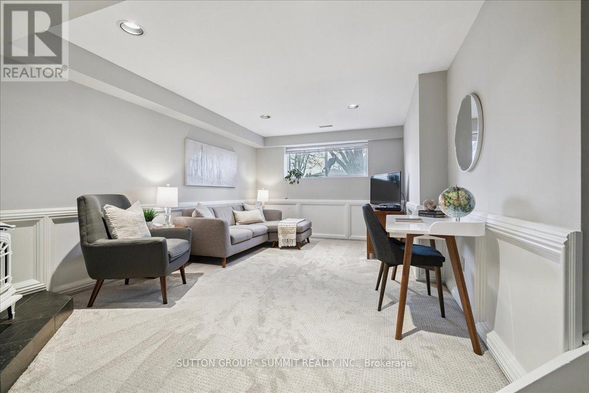 319 Erindale Drive, Burlington, Ontario  L7L 4T3 - Photo 30 - W12935780