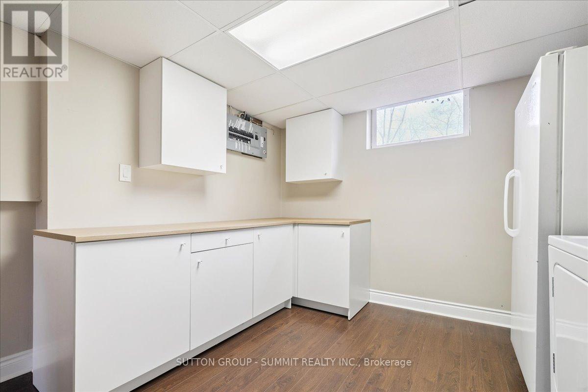 319 Erindale Drive, Burlington, Ontario  L7L 4T3 - Photo 38 - W12935780