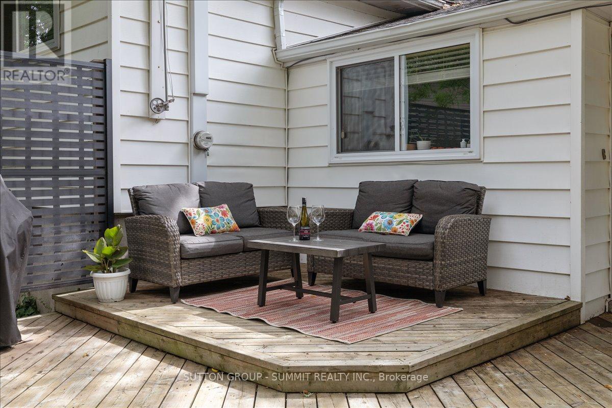 319 Erindale Drive, Burlington, Ontario  L7L 4T3 - Photo 43 - W12935780