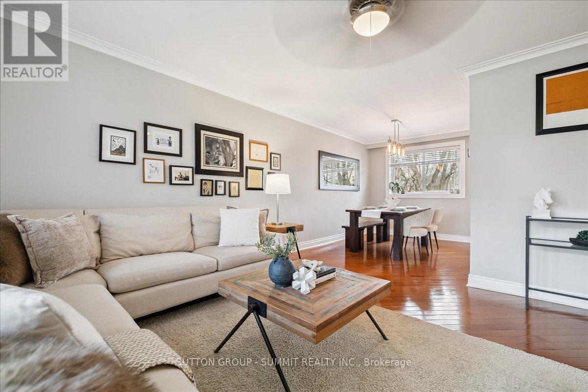 319 Erindale Drive, Burlington, Ontario  L7L 4T3 - Photo 8 - W12935780