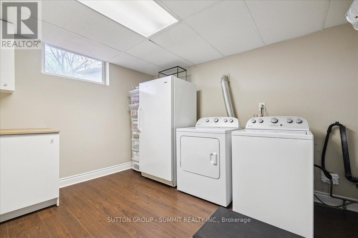 319 Erindale Drive, Burlington, Ontario  L7L 4T3 - Photo 37 - W12935780