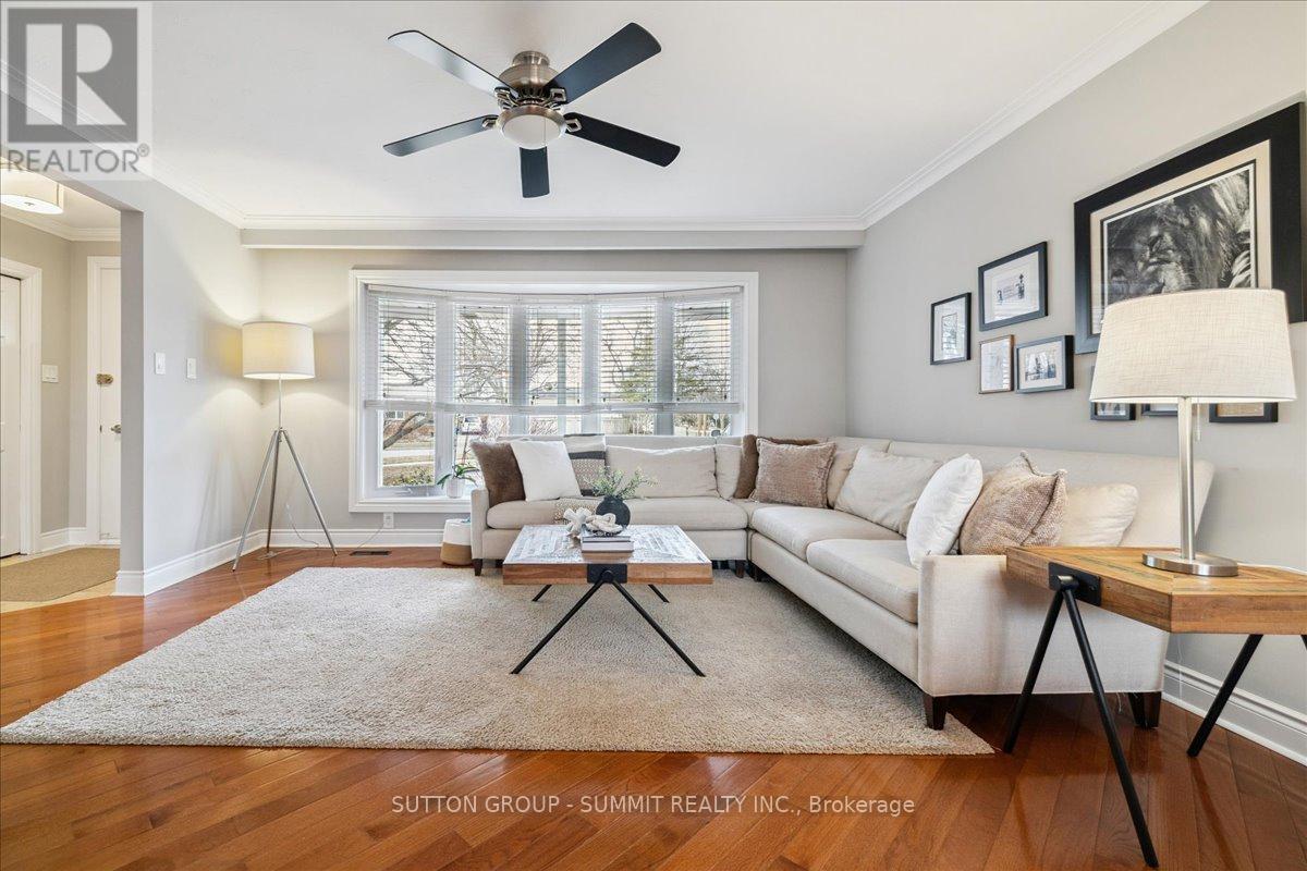 319 Erindale Drive, Burlington, Ontario  L7L 4T3 - Photo 9 - W12935780