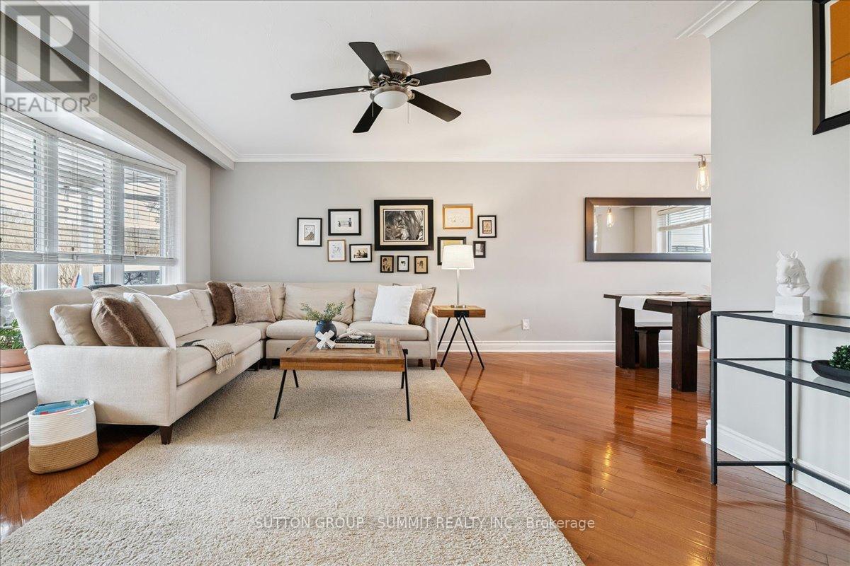 319 Erindale Drive, Burlington, Ontario  L7L 4T3 - Photo 6 - W12935780