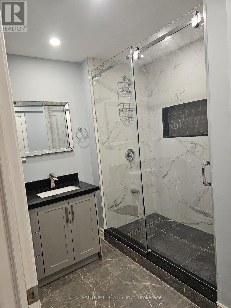 45 Wildmoor Street, Markham, Ontario  L6B 0B3 - Photo 2 - N12936714