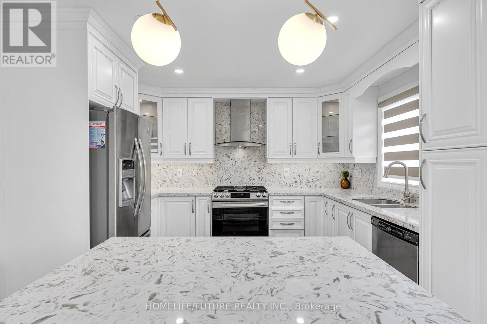 262 Helen Avenue, Markham, Ontario  L3R 1K1 - Photo 35 - N12936748