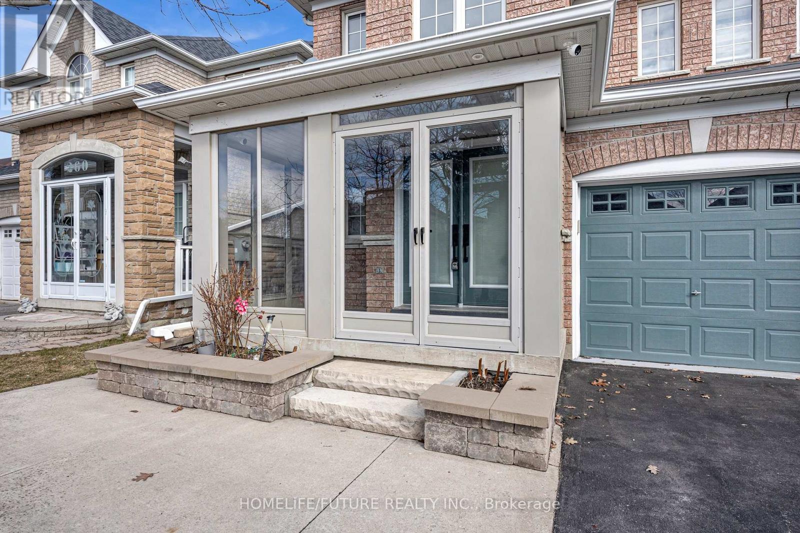 262 Helen Avenue, Markham, Ontario  L3R 1K1 - Photo 5 - N12936748