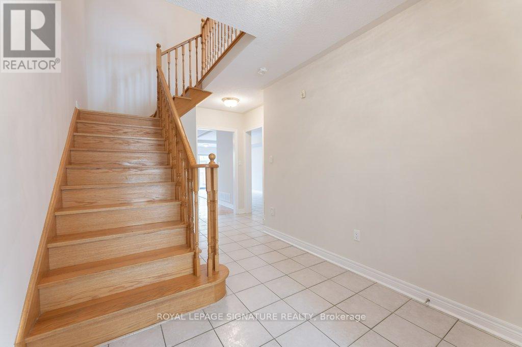 55 Pottery Place, Vaughan, Ontario  L4L 9H5 - Photo 5 - N12936750