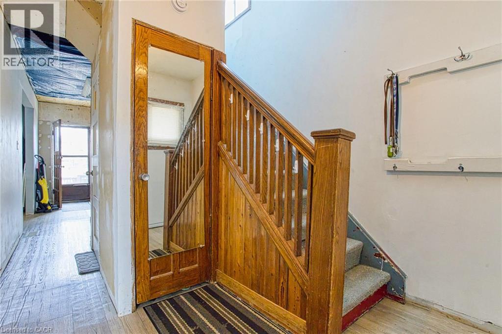 145 Albany Avenue, Hamilton, Ontario  L8H 2H7 - Photo 4 - 40815002