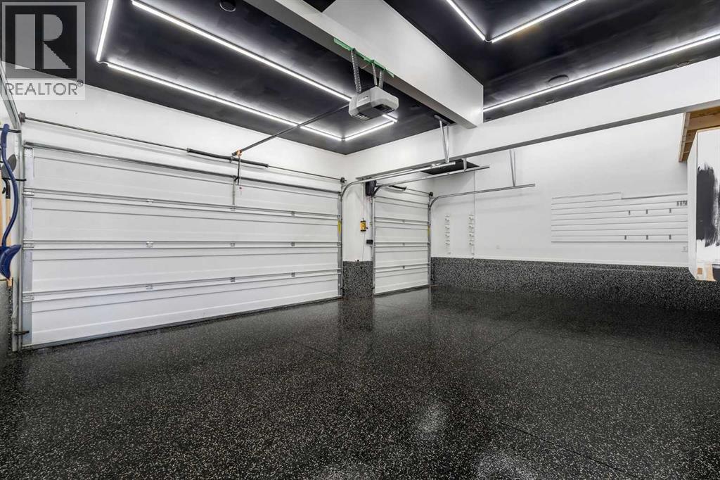 325 Crestmont Drive SW, Calgary, Alberta  T3B 6G9 - Photo 3 - A2294613