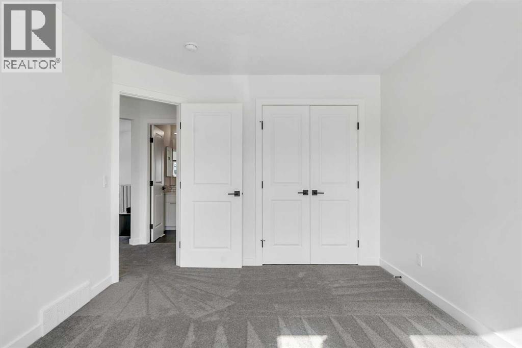 325 Crestmont Drive SW, Calgary, Alberta  T3B 6G9 - Photo 34 - A2294613