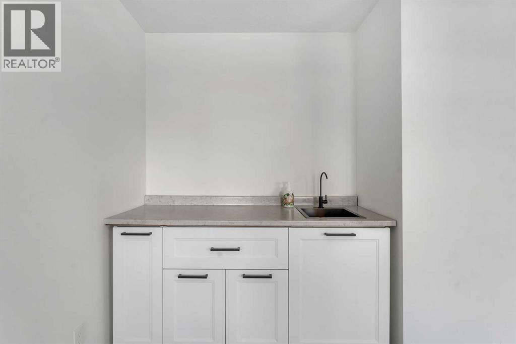 325 Crestmont Drive SW, Calgary, Alberta  T3B 6G9 - Photo 38 - A2294613