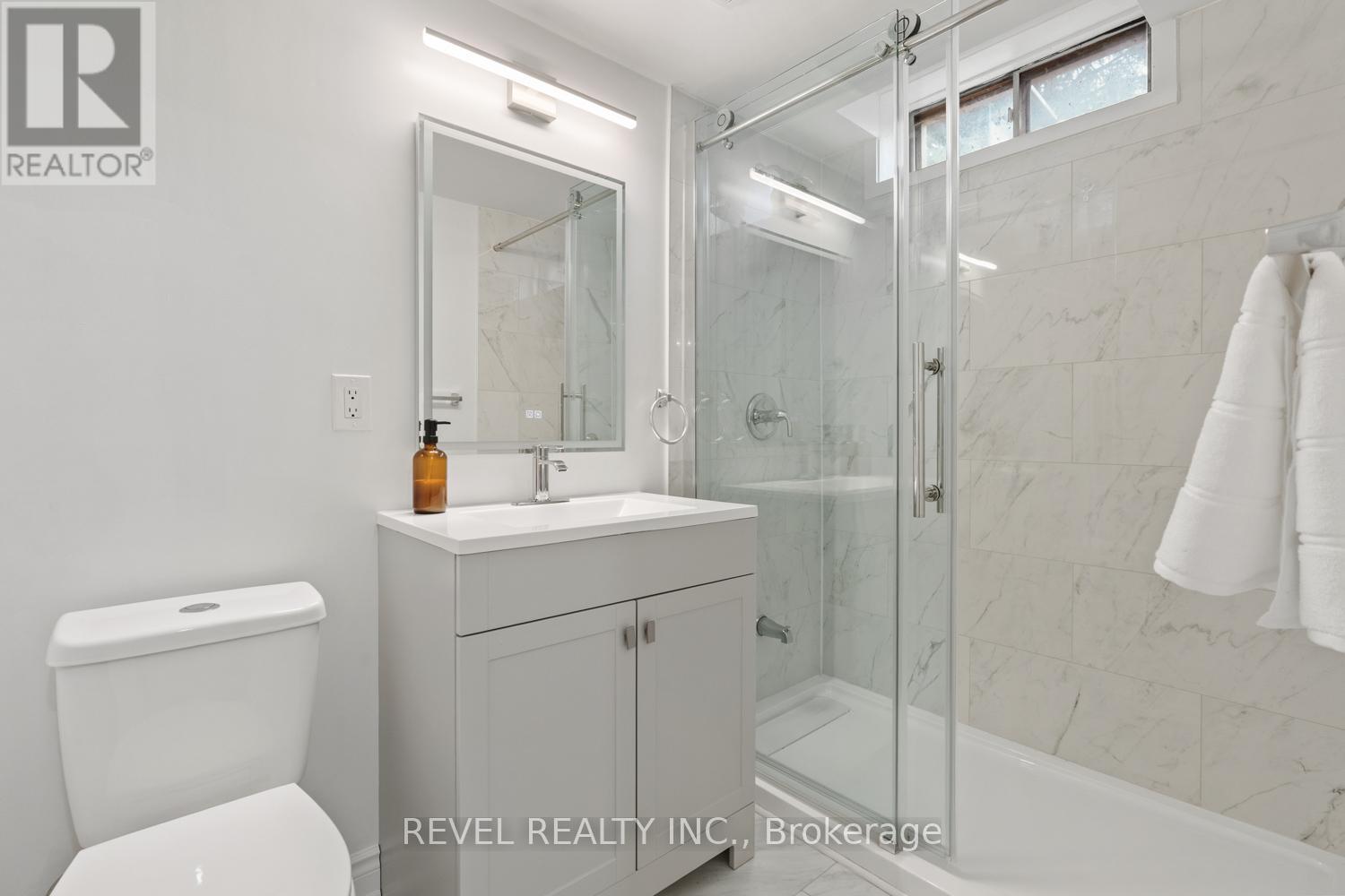 35 Bigham Crescent, Toronto, Ontario  M9C 5C5 - Photo 19 - W12936662