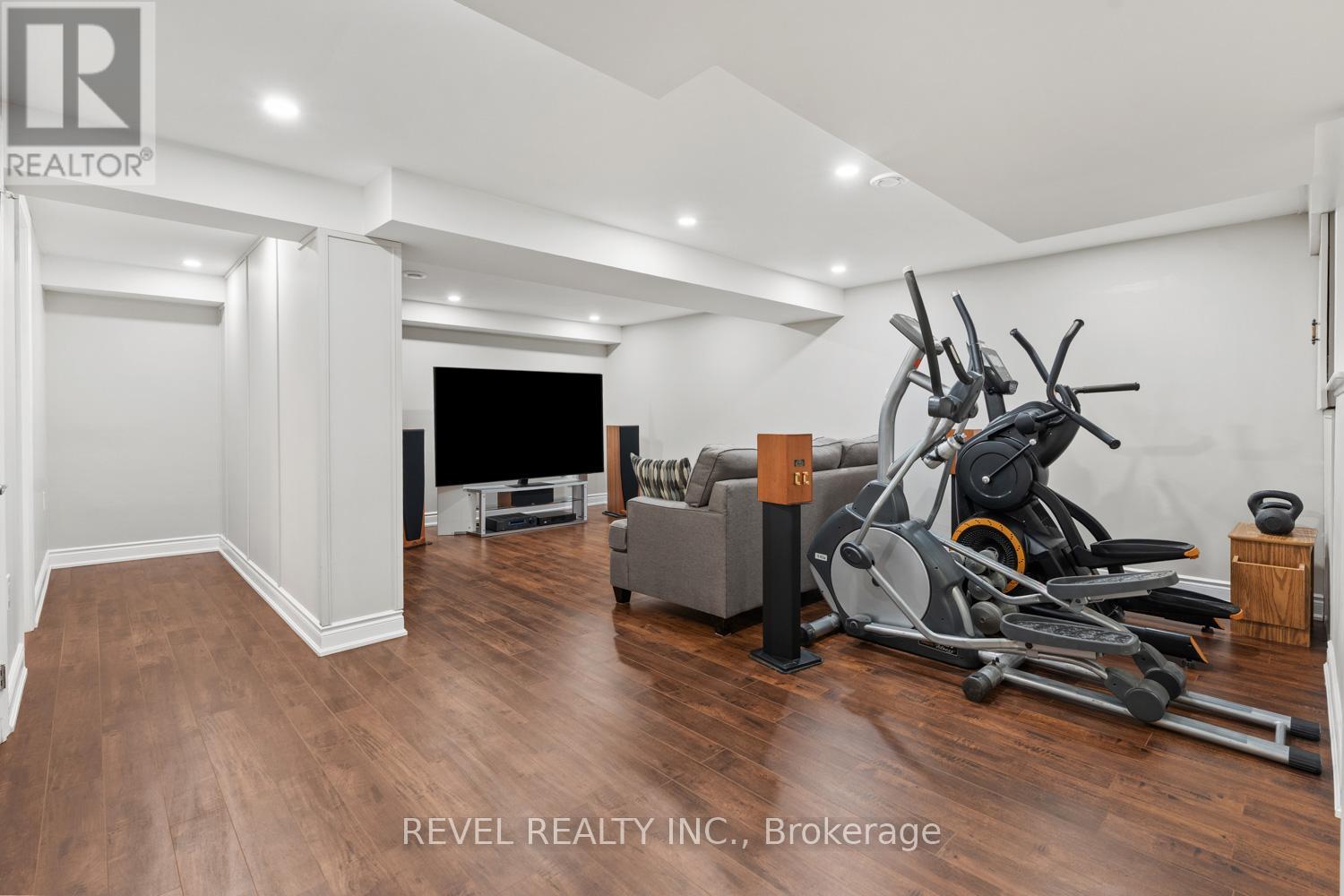 35 Bigham Crescent, Toronto, Ontario  M9C 5C5 - Photo 21 - W12936662