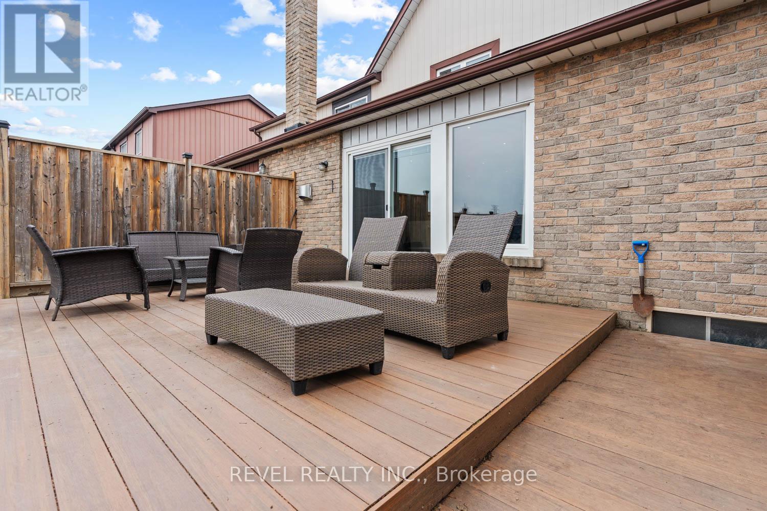 35 Bigham Crescent, Toronto, Ontario  M9C 5C5 - Photo 24 - W12936662