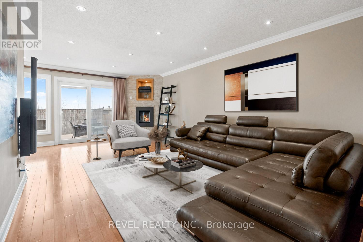 35 Bigham Crescent, Toronto, Ontario  M9C 5C5 - Photo 4 - W12936662