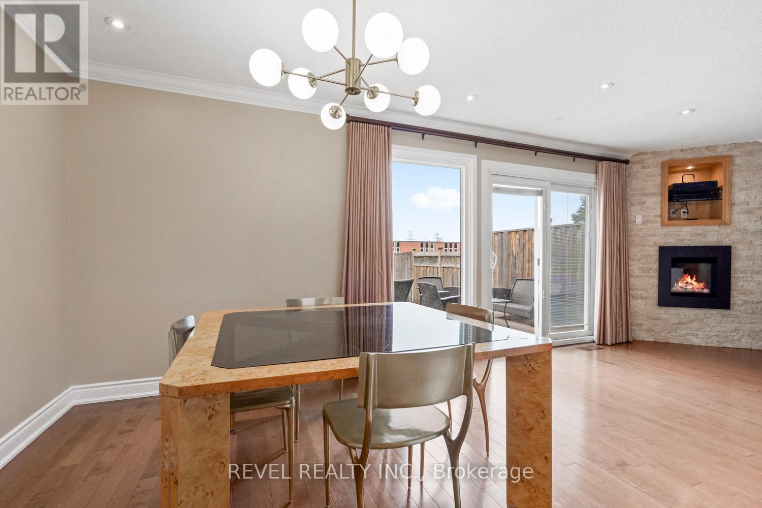 35 Bigham Crescent, Toronto, Ontario  M9C 5C5 - Photo 6 - W12936662