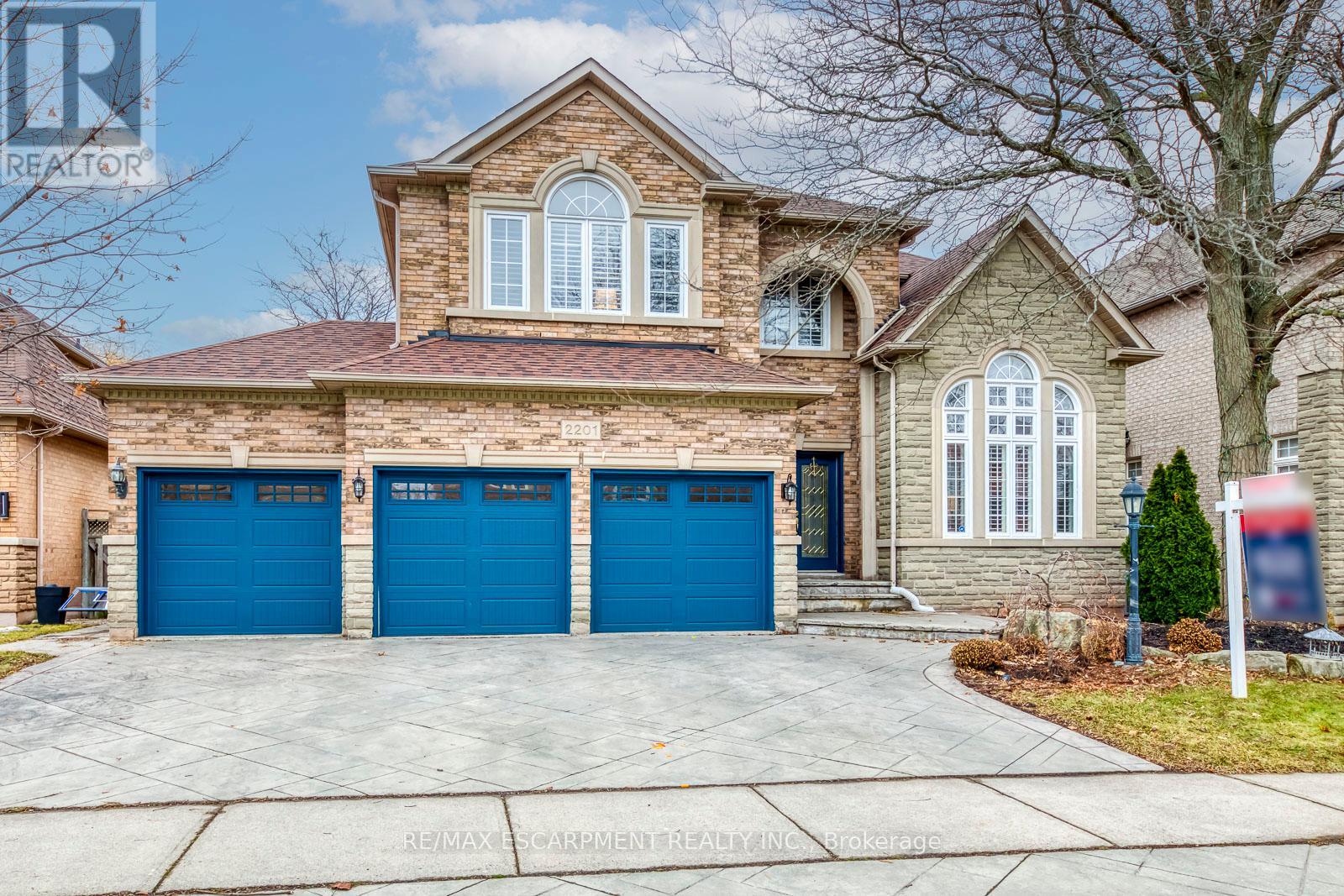 2201 GALLOWAY DRIVE, Oakville, Ontario