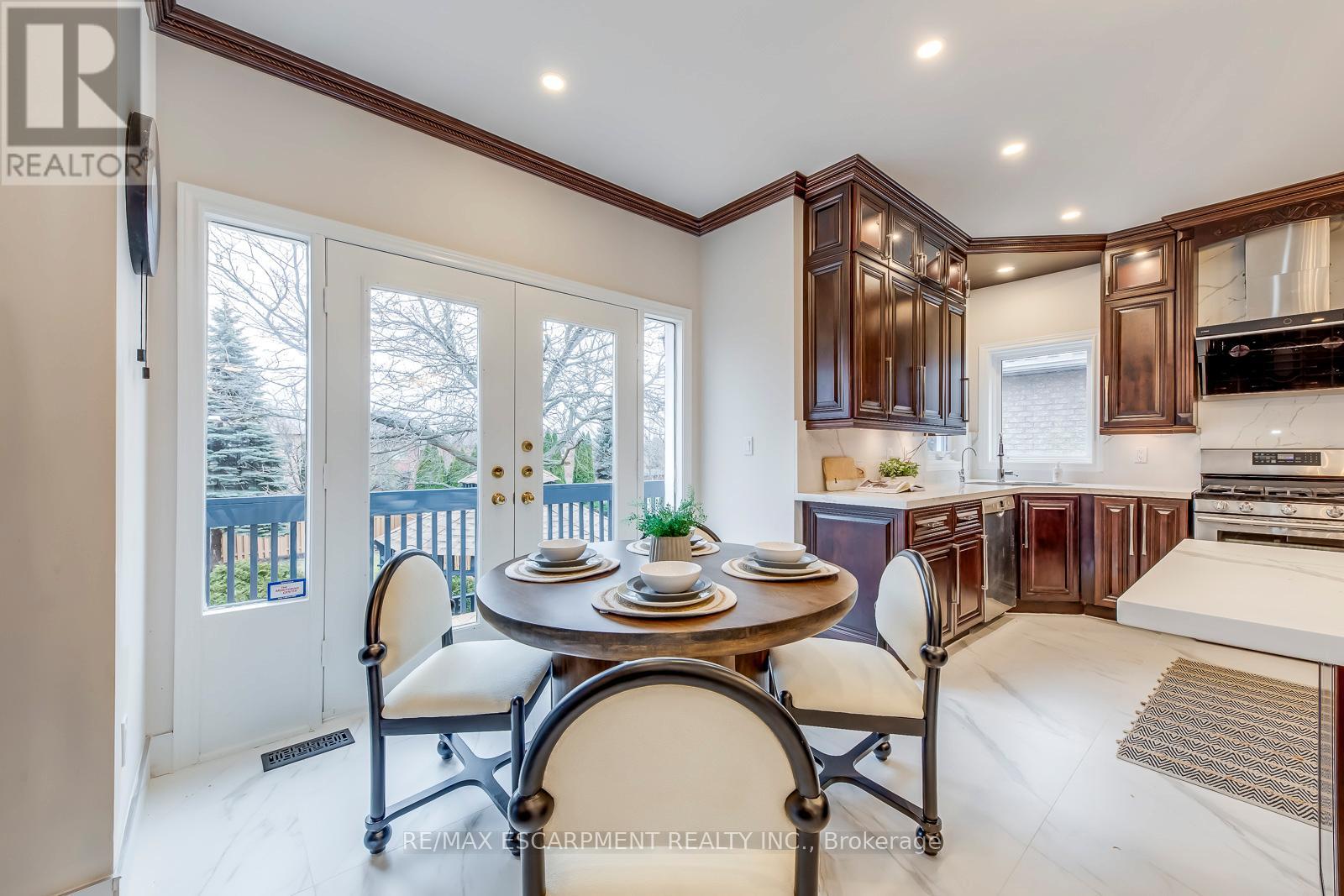 2201 Galloway Drive, Oakville, Ontario  L6H 5M1 - Photo 20 - W12936668