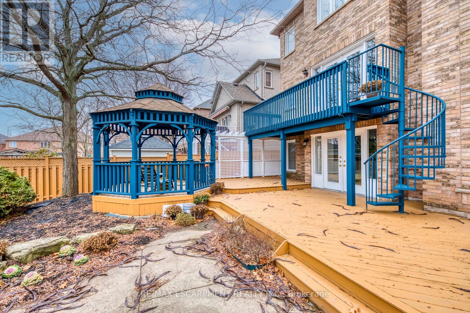 2201 Galloway Drive, Oakville, Ontario  L6H 5M1 - Photo 43 - W12936668