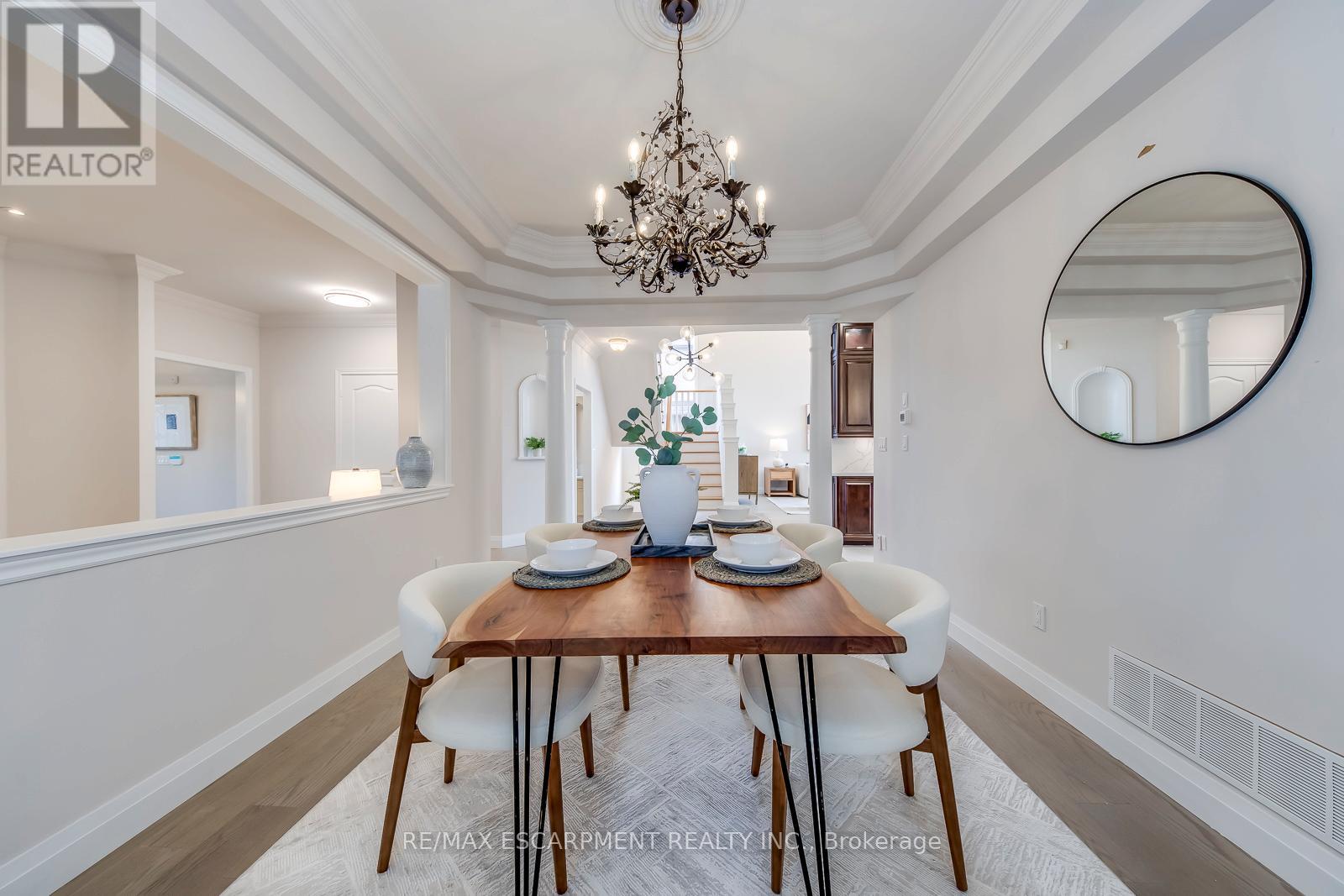 2201 Galloway Drive, Oakville, Ontario  L6H 5M1 - Photo 7 - W12936668