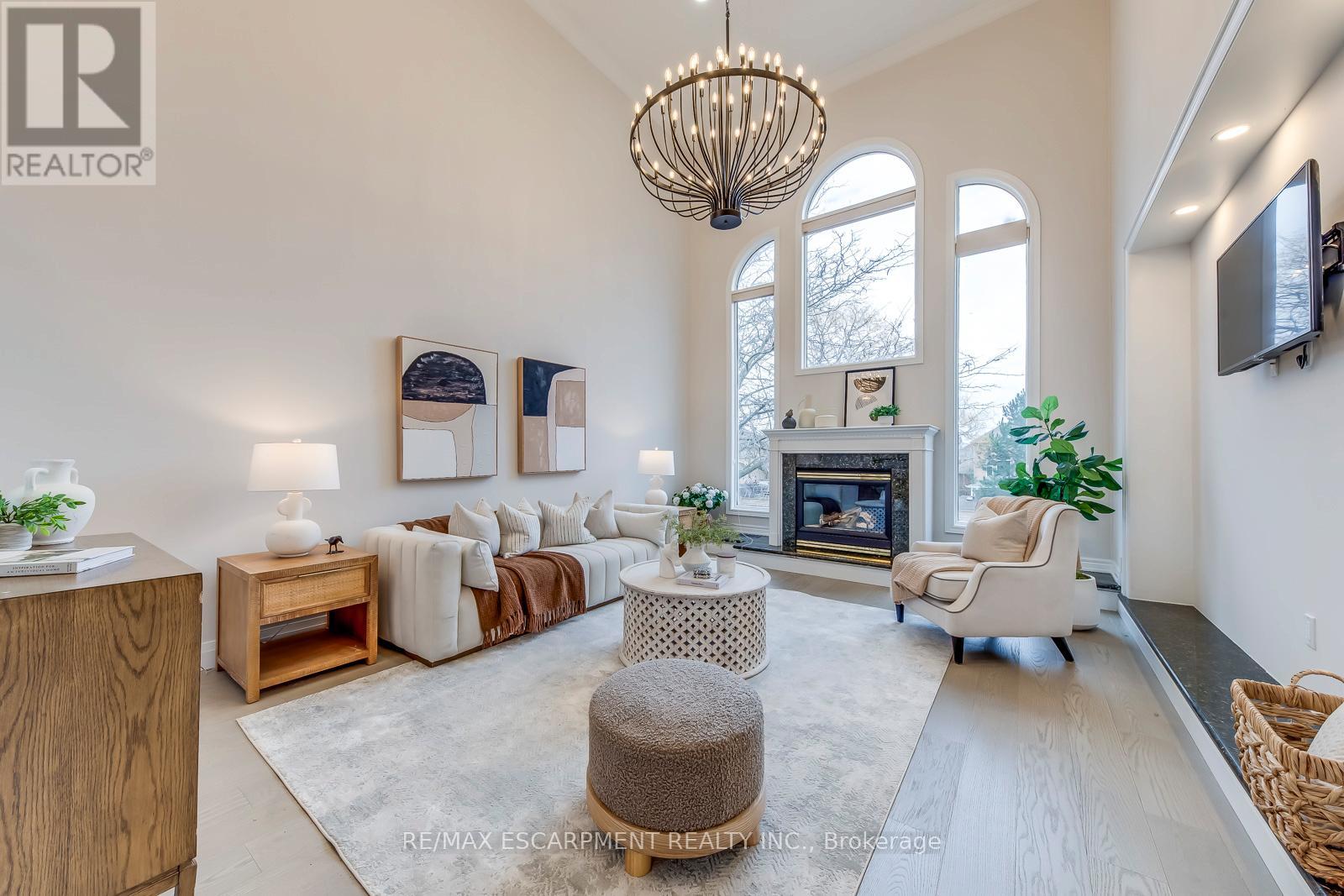 2201 Galloway Drive, Oakville, Ontario  L6H 5M1 - Photo 9 - W12936668