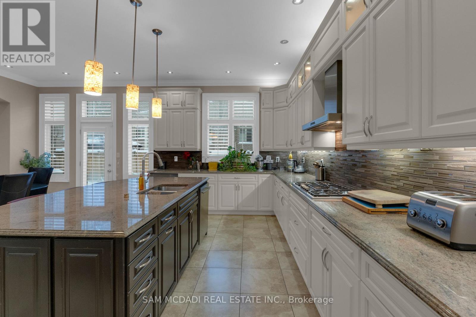 136 North Park Boulevard, Oakville, Ontario  L6M 0W6 - Photo 10 - W12936670