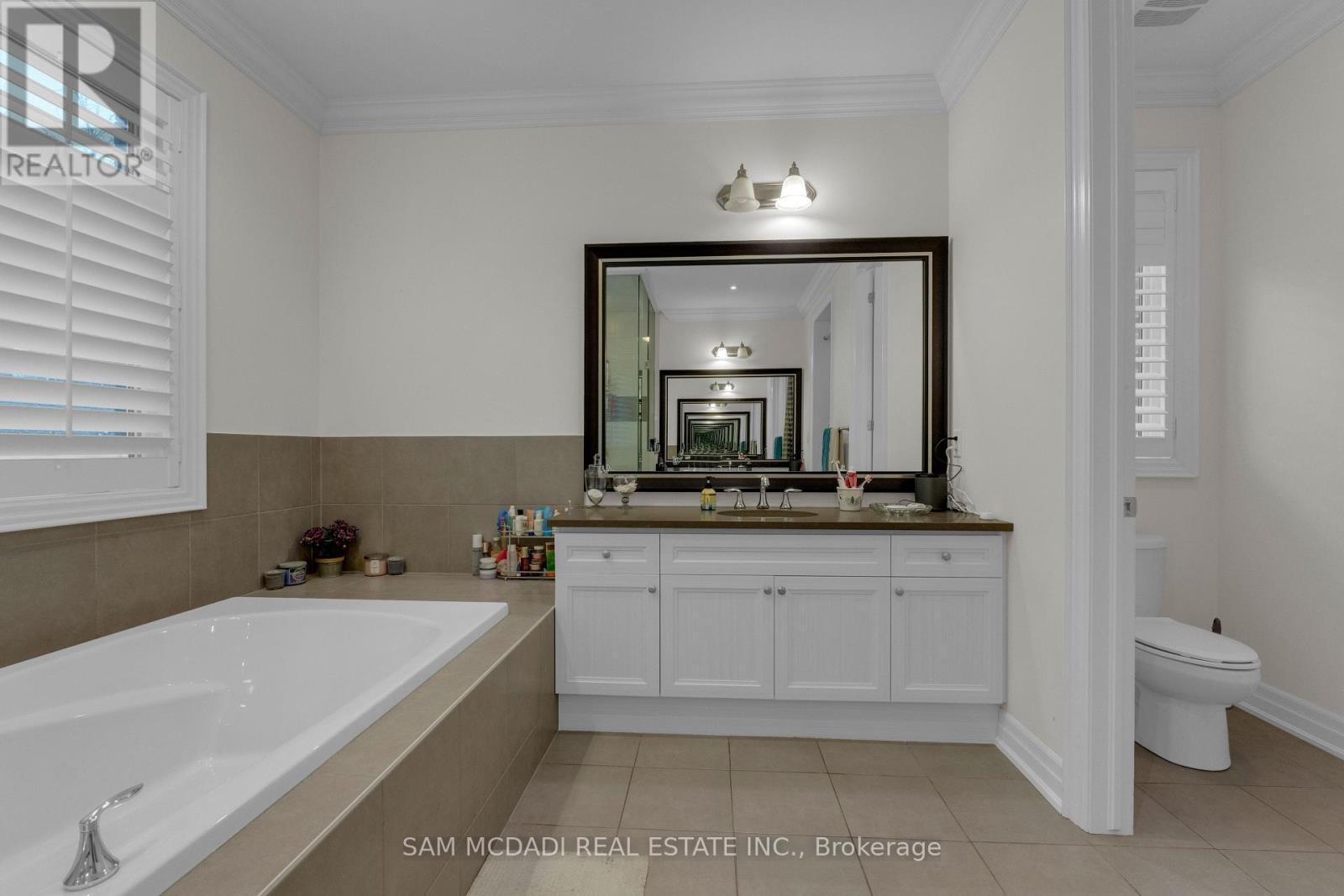 136 North Park Boulevard, Oakville, Ontario  L6M 0W6 - Photo 22 - W12936670