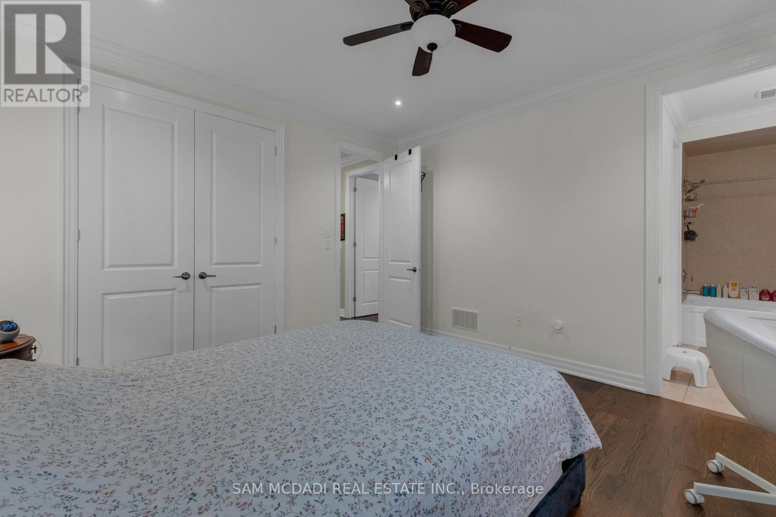 136 North Park Boulevard, Oakville, Ontario  L6M 0W6 - Photo 25 - W12936670