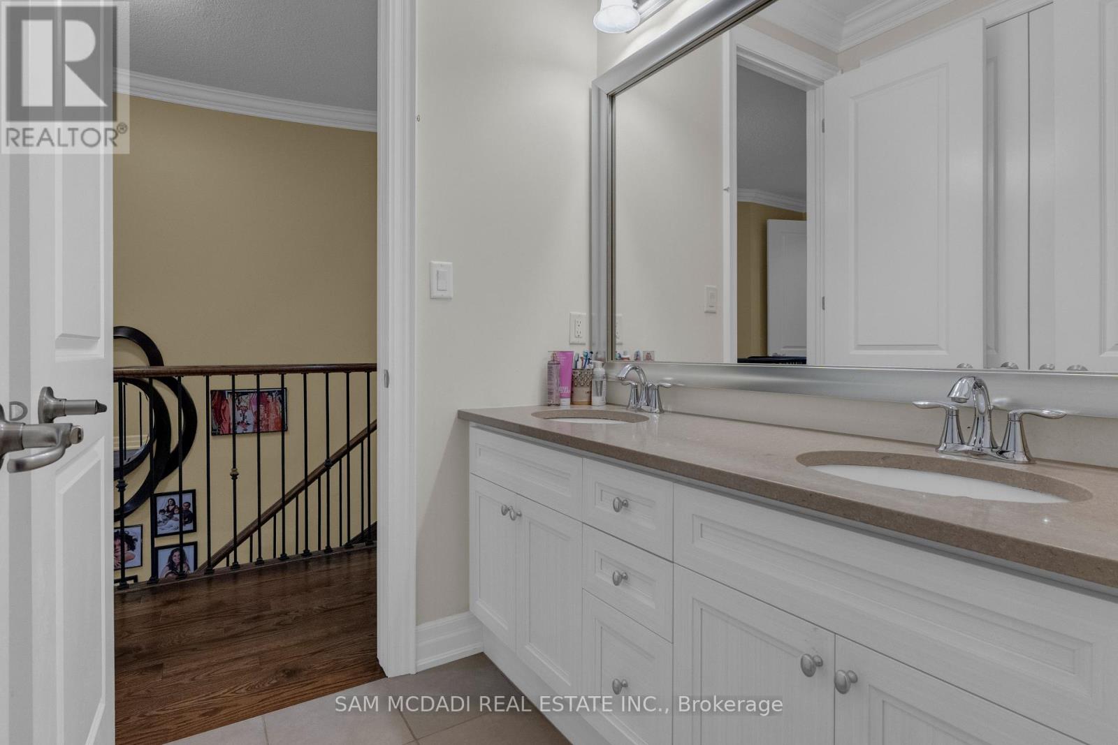 136 North Park Boulevard, Oakville, Ontario  L6M 0W6 - Photo 32 - W12936670