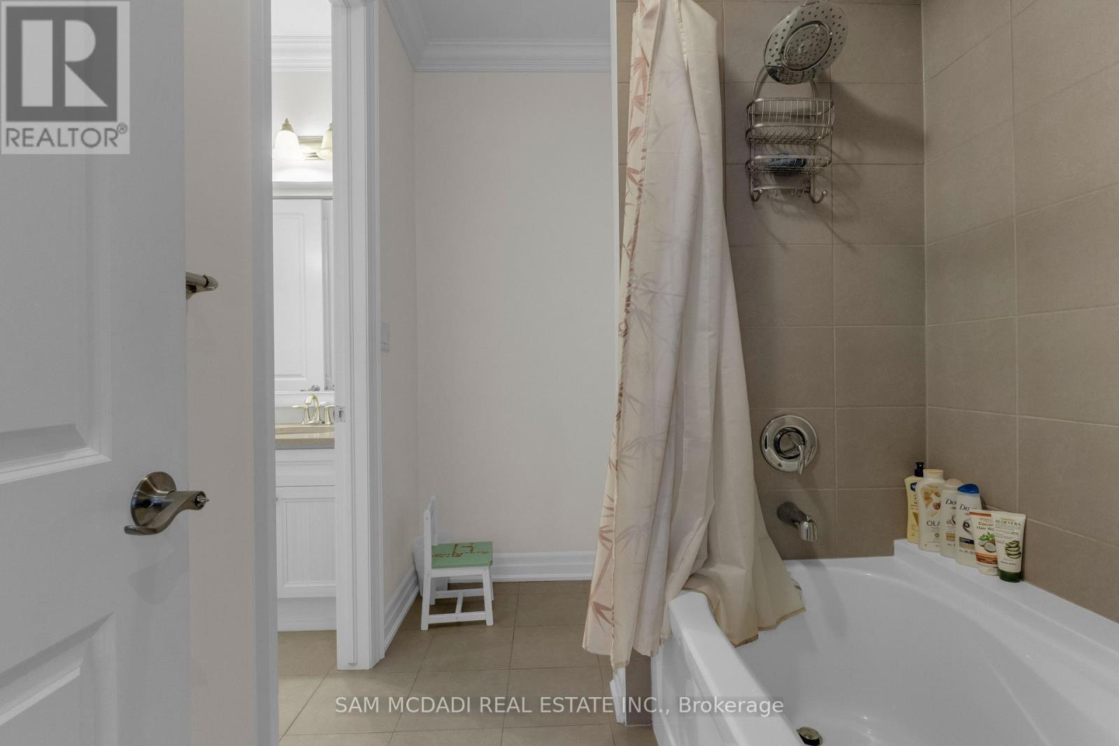 136 North Park Boulevard, Oakville, Ontario  L6M 0W6 - Photo 34 - W12936670