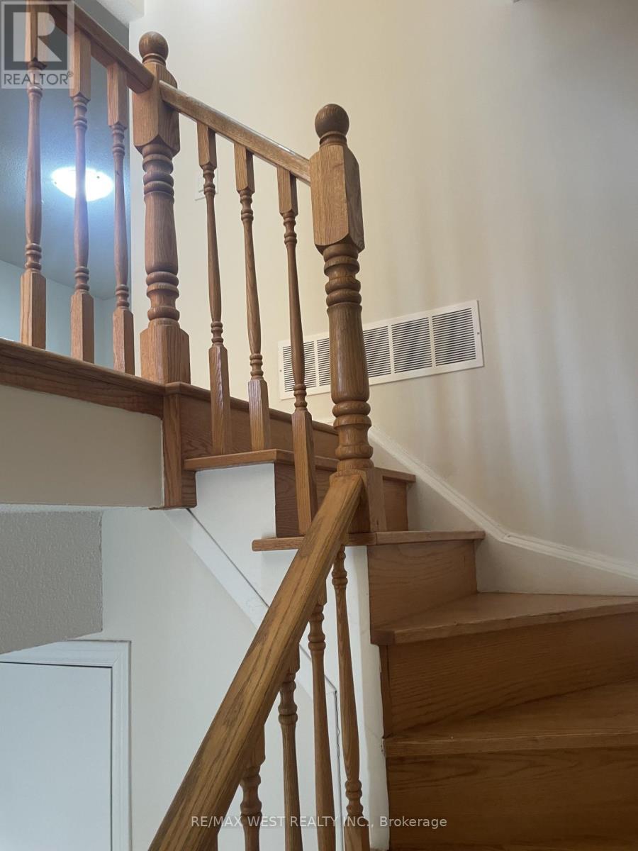 19 - 2299 Marine Drive, Oakville, Ontario  L6L 1C2 - Photo 10 - W12936692