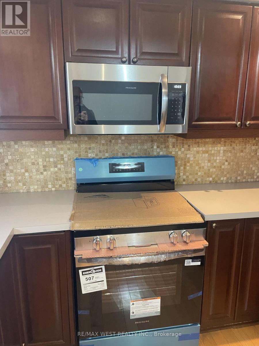 19 - 2299 Marine Drive, Oakville, Ontario  L6L 1C2 - Photo 14 - W12936692