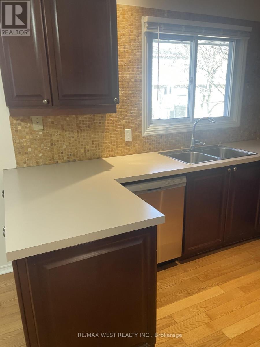 19 - 2299 Marine Drive, Oakville, Ontario  L6L 1C2 - Photo 15 - W12936692