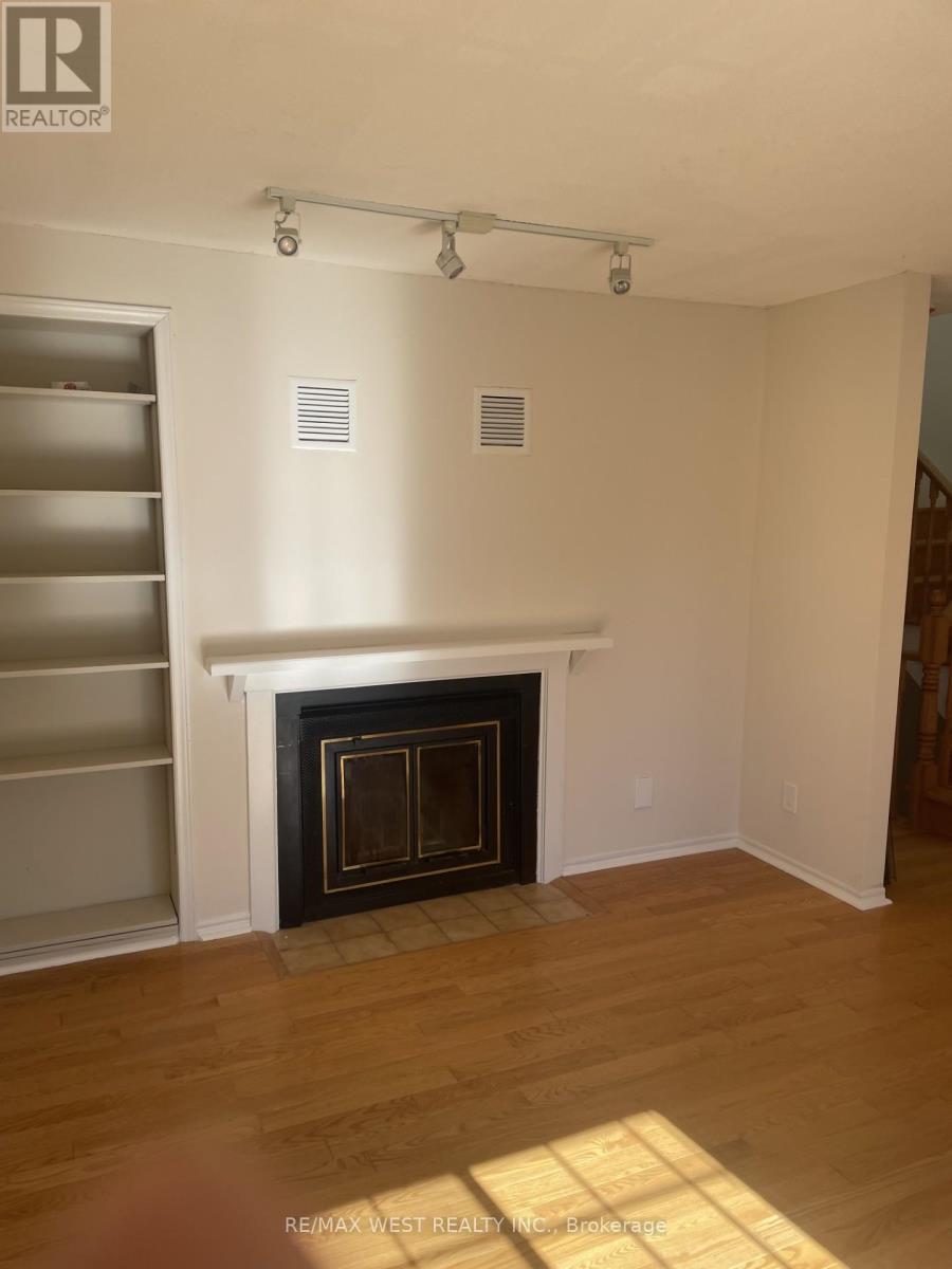 19 - 2299 Marine Drive, Oakville, Ontario  L6L 1C2 - Photo 19 - W12936692