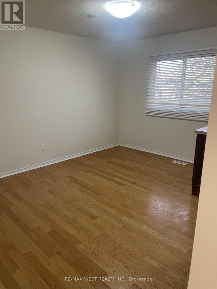 19 - 2299 Marine Drive, Oakville, Ontario  L6L 1C2 - Photo 20 - W12936692