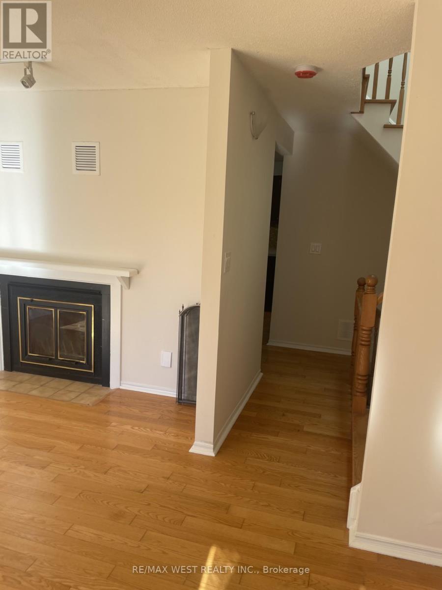 19 - 2299 Marine Drive, Oakville, Ontario  L6L 1C2 - Photo 21 - W12936692