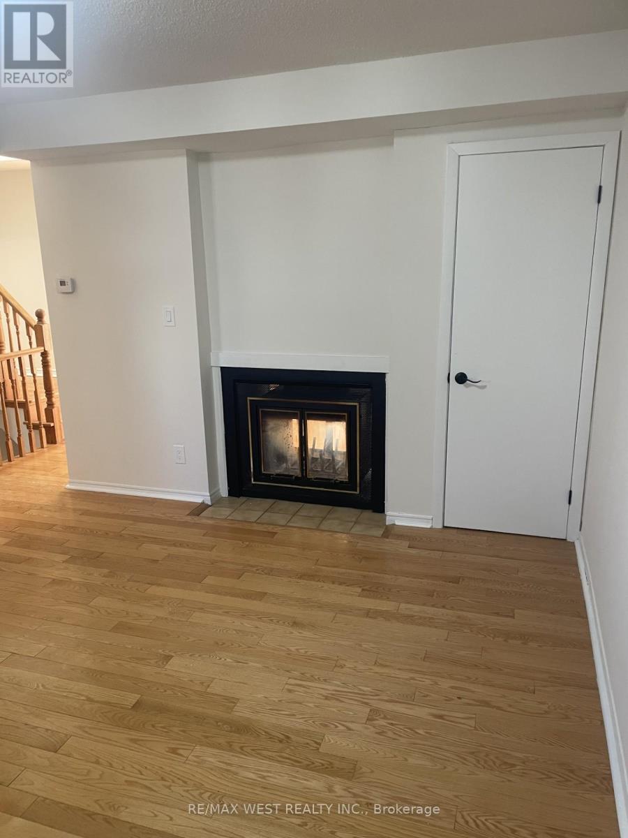 19 - 2299 Marine Drive, Oakville, Ontario  L6L 1C2 - Photo 22 - W12936692